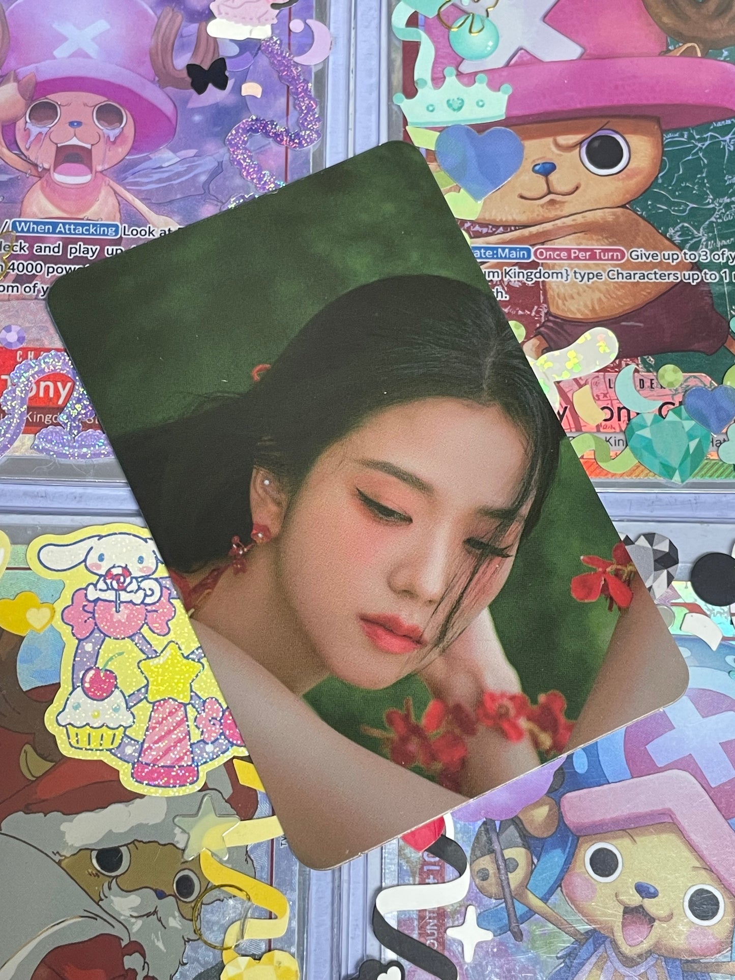 Jisoo Me ver Red