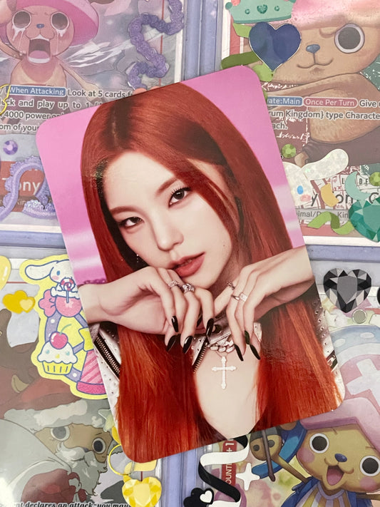 Yeji Born To Be Pc Binder