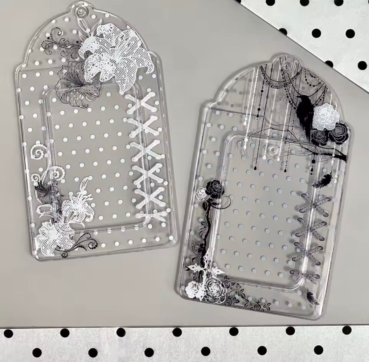 Holder transparente con flores