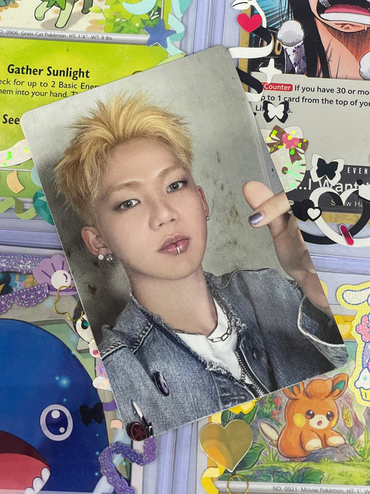 HyunSuk Yellow ver Pleasure